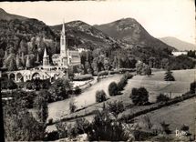 CPSM Lourdes la Basilique et le Cave 