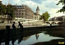 CPSM Paris le Quai des Orfevres et le pont Saint Michel 
