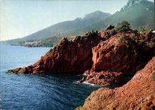 CPSM Couleurs et Lumiere de France La Cote d'Azur miracle de la nature Massif de l'Esterel Var Le Tr