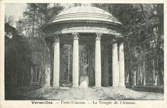 CPA Versailles Petit Trianon le Temple de l'Amour