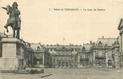 CPA Versailles Palais la cour de Marbre