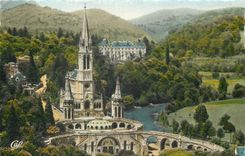 CPA Lourdes La Basilique