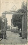 CPA Chateau de Soucy (S et O) la grille d'honneur