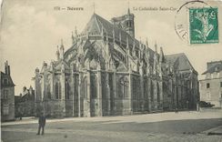 CPA Nevers La Cathedrale Saint Cyr