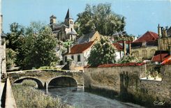 CPA Chatillon sur Seine (C d'Or) Pont du Perthuis et Eglise St Varies (XIe s)