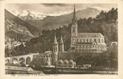 CPA Lourdes La Basilique Palais du Rosaire