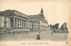 CPA Tours Palais de Justice et l'Hotel de Ville