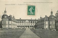 CPA Chateau de Pierre Facade et cour d'Honneur