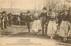 CPA Mariage Breton (Pays de Cornouailles) La Gavotte d'Honneur (Ier figure)