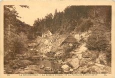 CPA La Bourboule La Source Croizat et la Fontaine Petrifiante