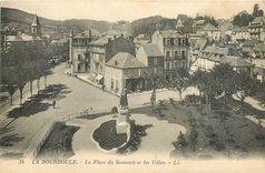 CPA La Bourboule La Place du Souvenir et les Villas