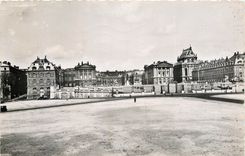 CPA Versailles Le chateau et la Plage d'Armes