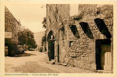 CPA Besse en CHandesse Vieilles Maisons (XVe s)