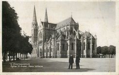 CPA Chateauroux Eglise St Andre Place Voltaire