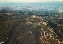 CPSM En avion sur le Puy de Dome (1465 m) La voie romaine ou sentier des pieton