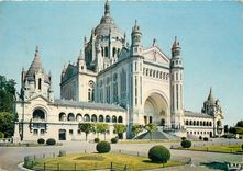 CPSM Lisieux vue vers la Basilique