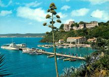 CPSM La Cote d'Azur Ile de Port Cros (Var) Le Port