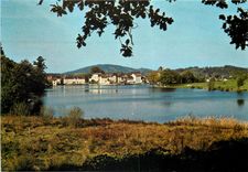 CPSM Peyrat le chateau en Limousin le lac la plage en automne