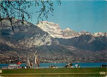 CPSM Annecy (Hte Sav)  Les bords du lac et la Tournette enneigee (2357 m)