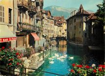 CPSM Le Vieil Annecy (Haute Sav) au milieu du Thiou le Palais de l'Isle