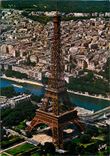 CPSM En survolant Paris La Tour Eiffel Vu du Ciel par Alain Perceval