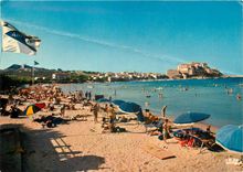 CPSM Calvi (Corse) De sa plage au sable fin on contemple la ville