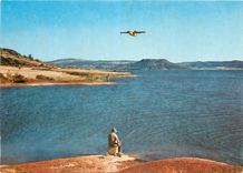 CPSM Environs de Clermont L'Herault le Lac du Salagou depart du Canadair