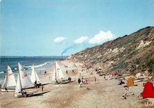 CPSM Trouville Reine des Plages Ecile de Voile et les Rochers Noires