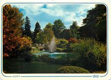 CPSM Vichy (Allier) Station ideale Sante Vacances Bassin des Cygnes dans les grands Parcs