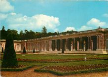 CPSM Le Chateau de Versailles Le Grand Trianon et son parterre