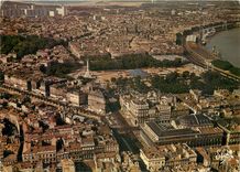 CPSM Bordeaux (Gironde) Vue generale au premier plan le grand theatre les Allees de Tourny