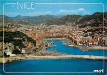 CPSM La Cote d'Azur nice Le Monument auc Morts et le Port vue aerienne