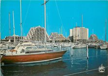 CPSM Le Grand Motte Ville de l'An 2000 Un coin du Port