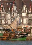 CPSM Sur les bords de la Touques Trouvilles (Calvados) Station balneaire reputee les quais