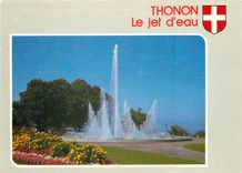 CPSM Sur les rives du Lac Leman Thonon les Bains (Hte Savoie) Le jet d'eau de la Place du chateau