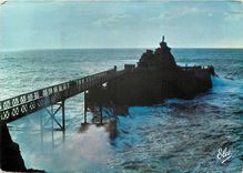 CPSM Biarritz (Basses Pyr) Le rocher de la Vierge