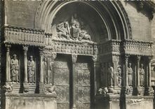 CPSM Arles Portail de l'Eglise St Trophime