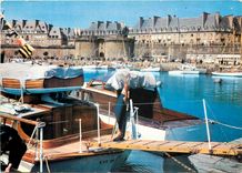 CPSM Cote d'Emeraude Saint Malo corsaire Le port des Yachts