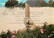 CPSM Chartres (Eure et Loir) le monument a la memoire de Jena Moulin (1899 1943)