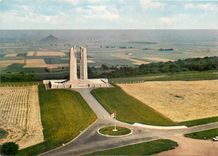CPSM Vimy (P de C) Vue aerienne le Monument Canadien