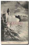 CPA Dieppe le Phare un jour de Tempete 