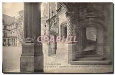 CPA Chateau de Blois Aile Louis Entree de l'Escalier d'Honneur La Cour 