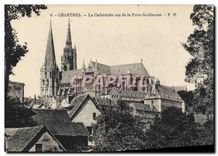 CPA Chartres La Vathedrale vue de la Porte Guillaume 