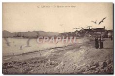 CPA Cannes Les Mouettes sur la Plage 
