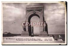 CPA Marseille Le Monument aux Morts de l'Armee Orient 
