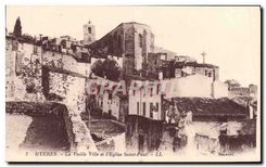 CPA Hyeres La vieille Ville et l'Eglise Saint Paul 