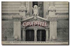 CPA Lyon Basilique de ND de Fourviere Entree de la Crypte et Porte de bronze 