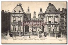 CPA Lyon L'Hotel de Villle Facade de la Place de la Comedie 