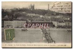 CPA Lyon Le Palais de Justice Cathedrale Saint Jean et le Coteau de Fourviere