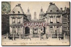 CPA Lyon Hotel de Ville Facade de la Place de la Comedie